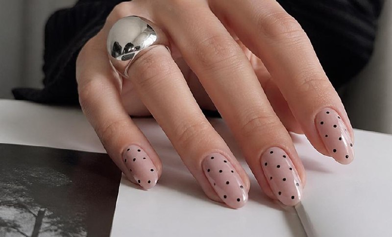 Polka Dot Nails Return With a Clean Twist image 2